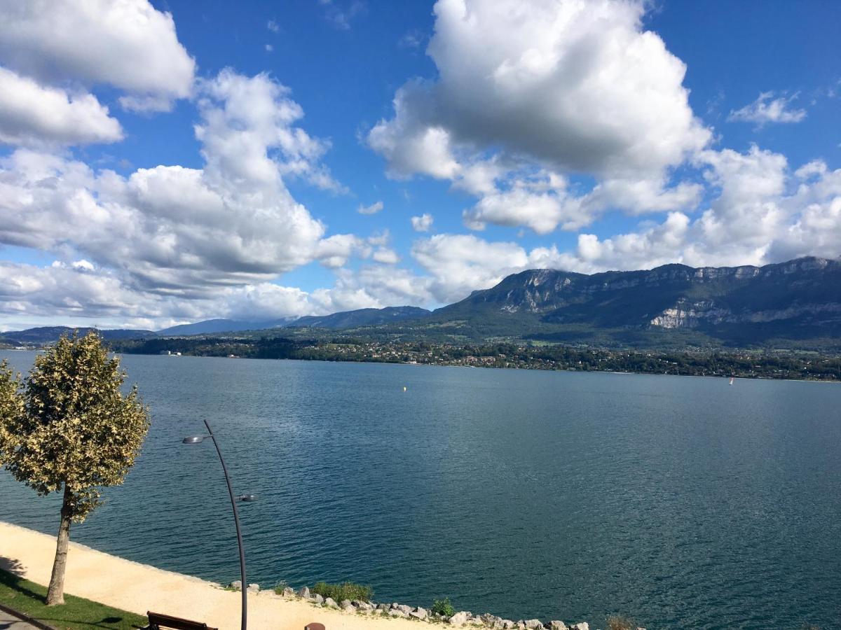 Pieds dans l'eau au lac du Bourget Le Bourget-du-Lac Extérieur photo
