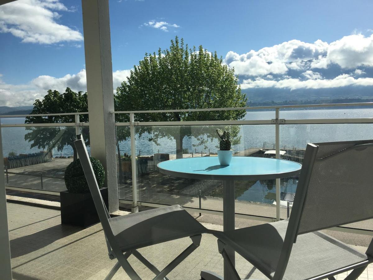 Pieds dans l'eau au lac du Bourget Le Bourget-du-Lac Extérieur photo